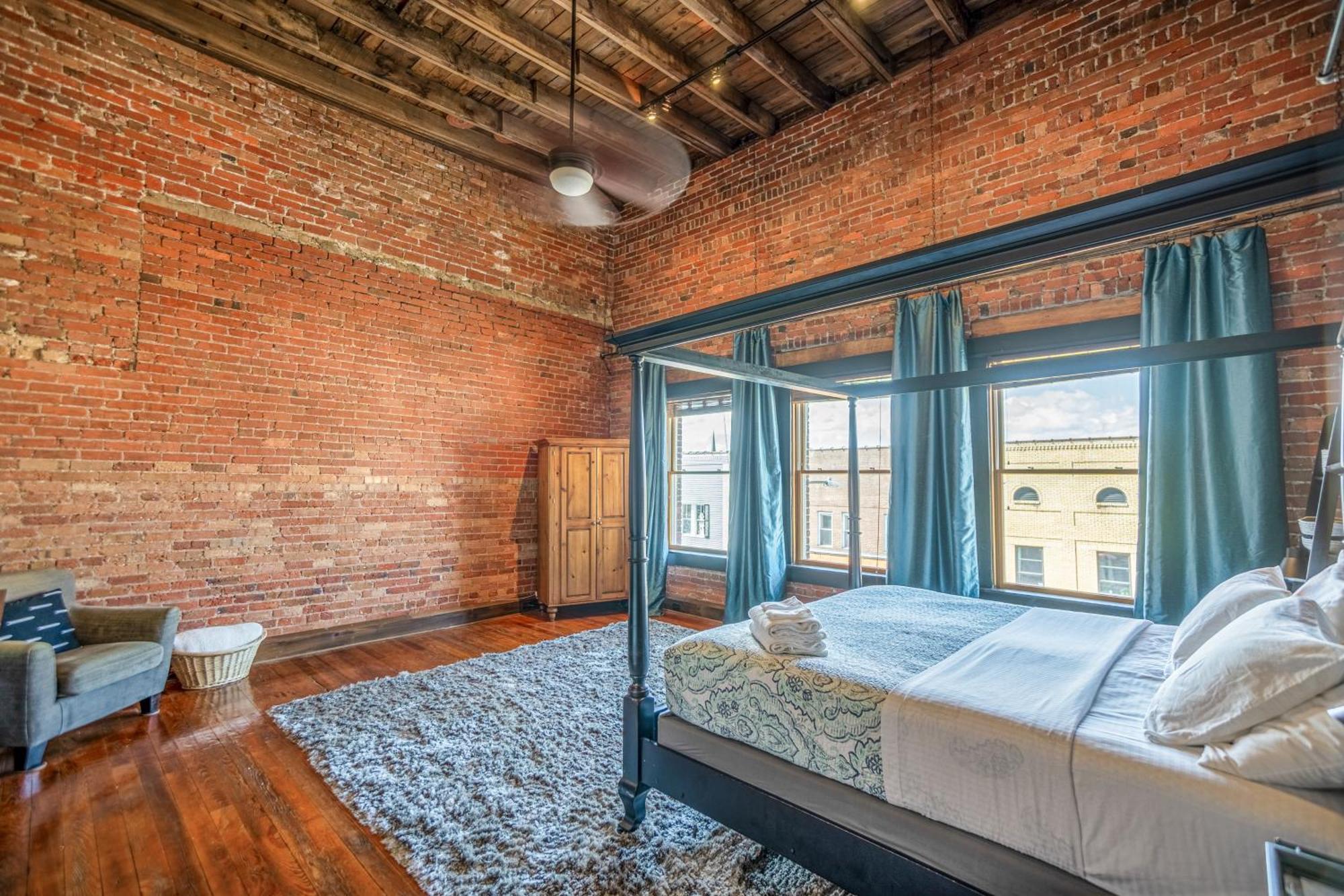 Brick Loft Penthouse On Main Daire Brevard Dış mekan fotoğraf