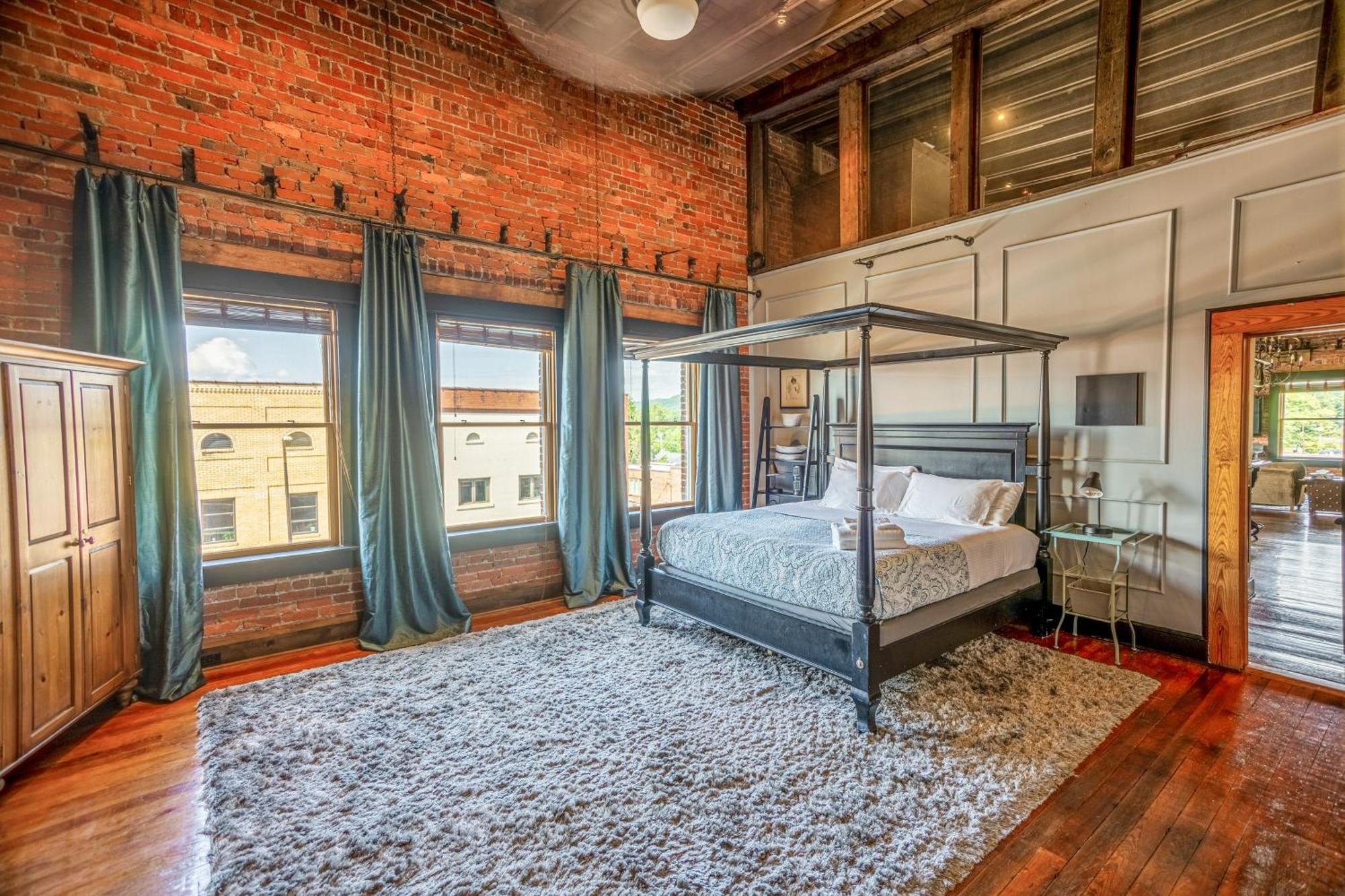 Brick Loft Penthouse On Main Daire Brevard Dış mekan fotoğraf